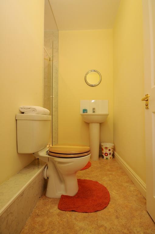 Wisma tamu The Rathmore 2*
